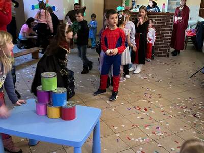 badb9df9-123d-4ae4-af5f-ff28f0828d2d